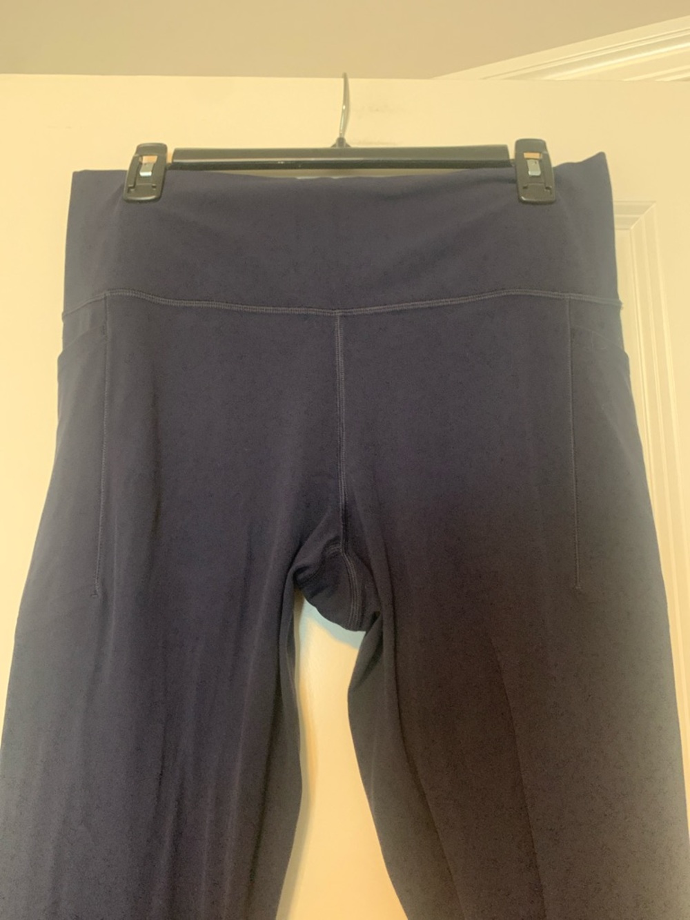 Athleta Navy Salutation Stash Tight, Sz L, 25in GUC, some wash wear - Picture 3 of 6